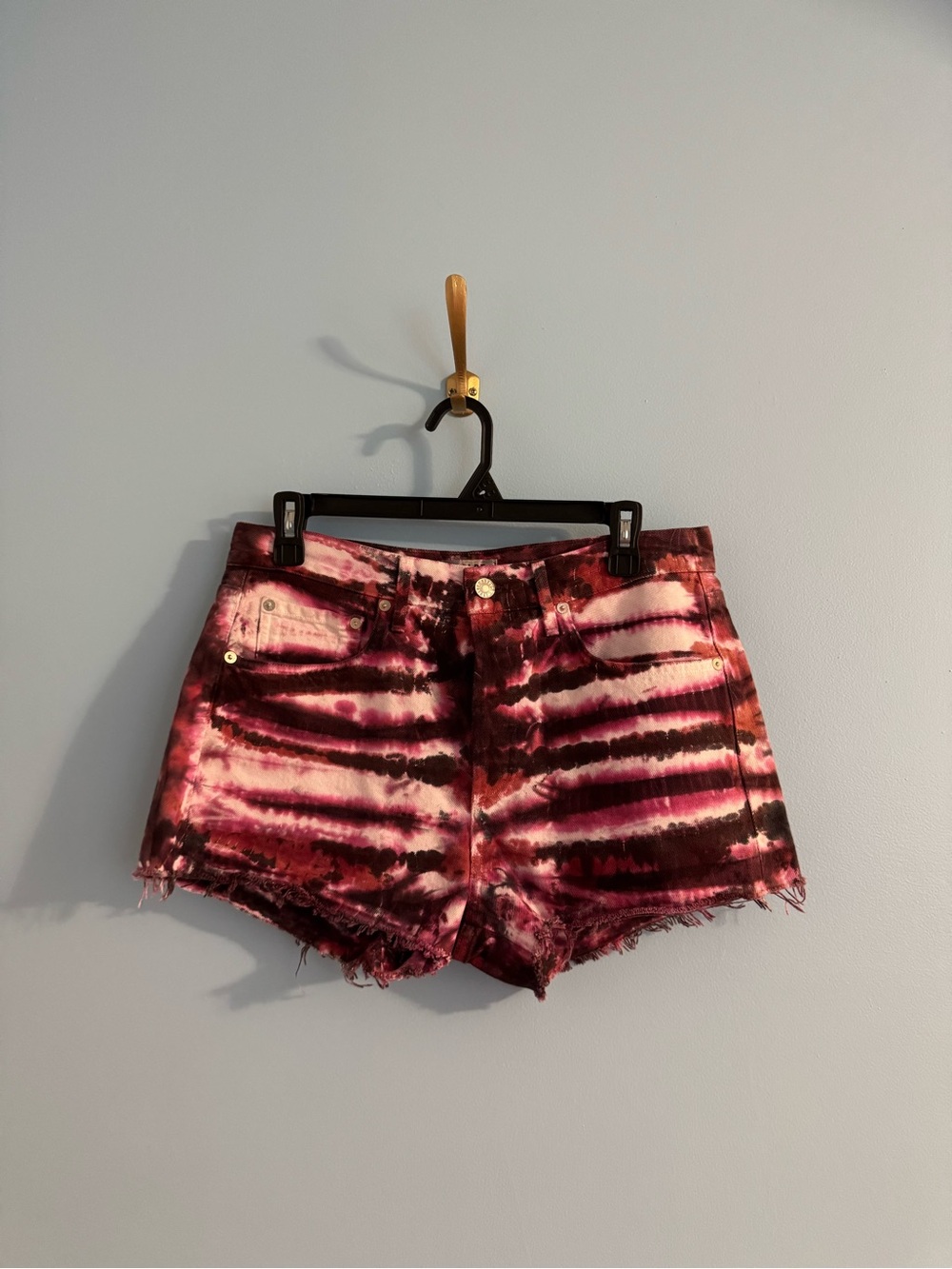 Agolde by aritizia fun tie-dye denim shorts size 27